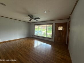 8216 Glimmer Way in Louisville, KY - Building Photo - Building Photo