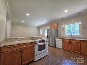 340 W Center Ave in Mooresville, NC - Building Photo - Building Photo
