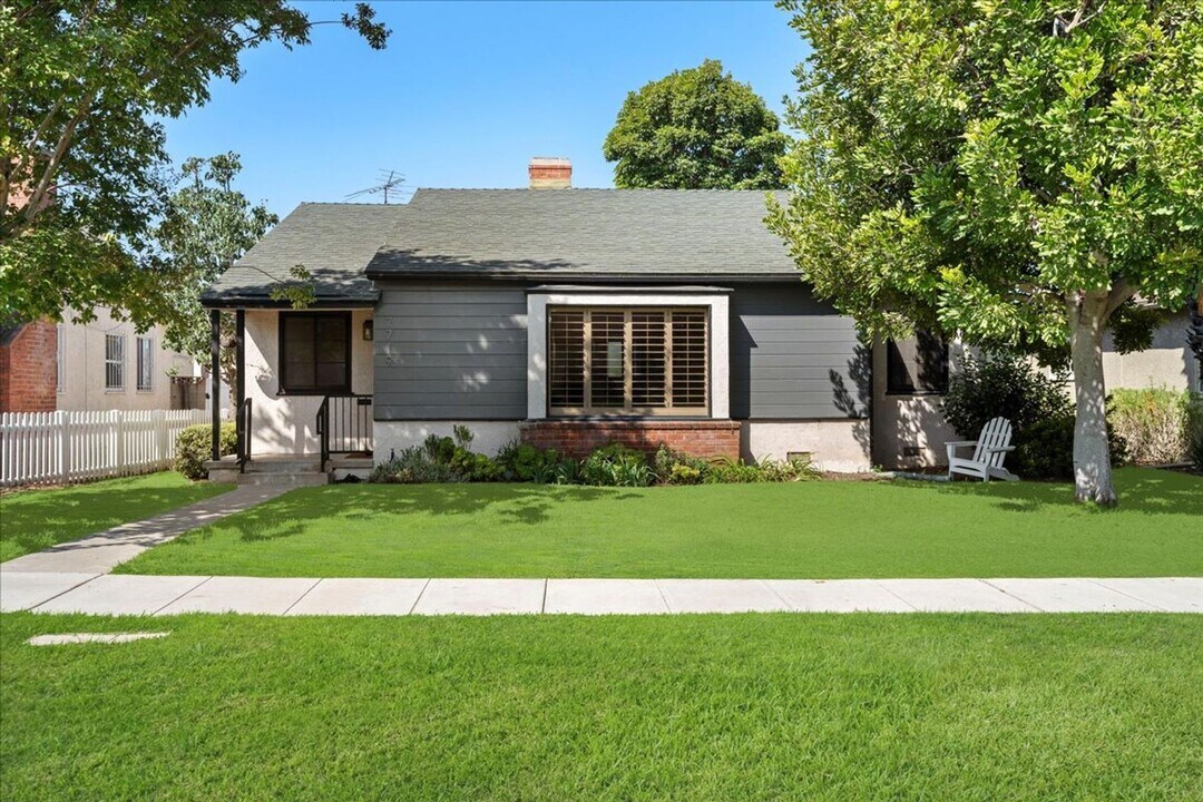 7719 Emerson Ave in Los Angeles, CA - Building Photo