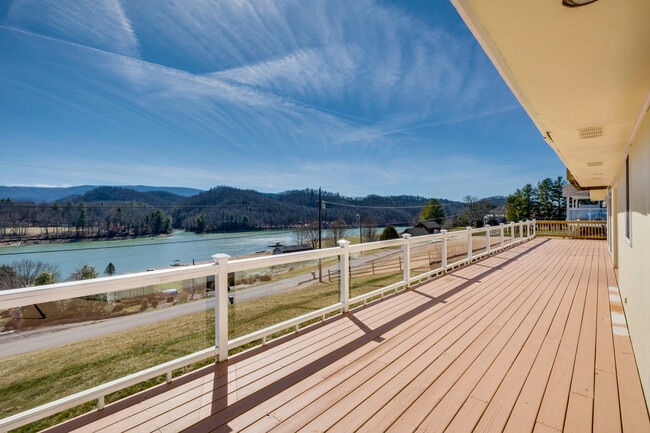 property at 21392 Lakeshore Dr