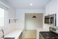 Dean on De Longpre in West Hollywood, CA - Building Photo - Interior Photo