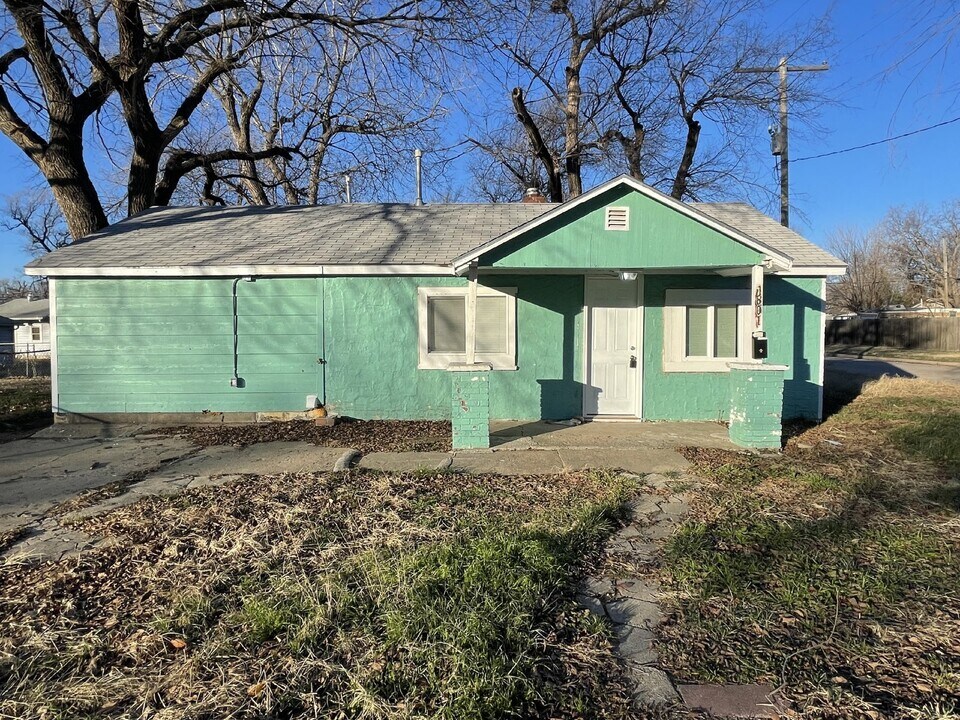 1801 S Glenn Ave in Wichita, KS - Building Photo