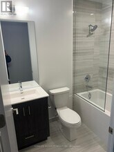 180 Front St E in Toronto, ON - Building Photo - Building Photo