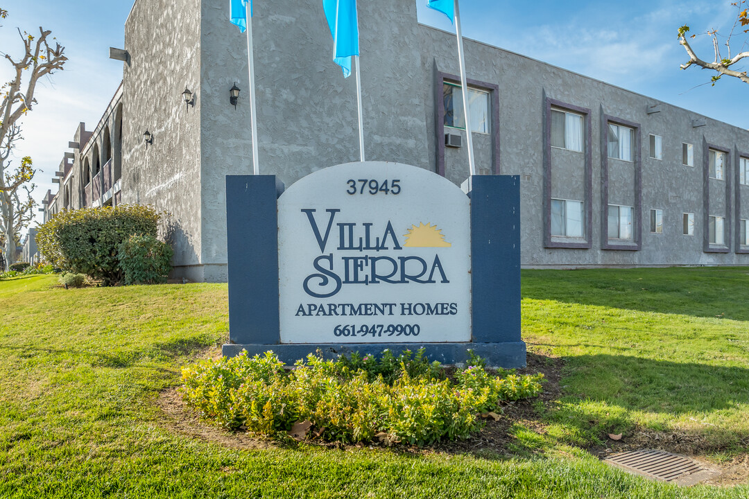 Villa Sierra Apartments in Palmdale, CA - Building Photo