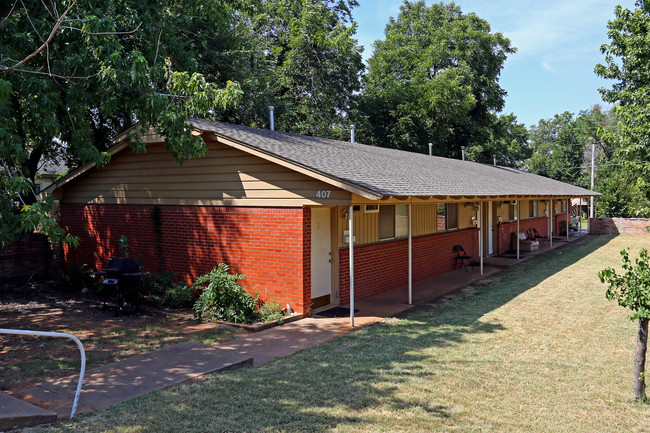 Bauman Apartments in Edmond, OK - Foto de edificio - Building Photo