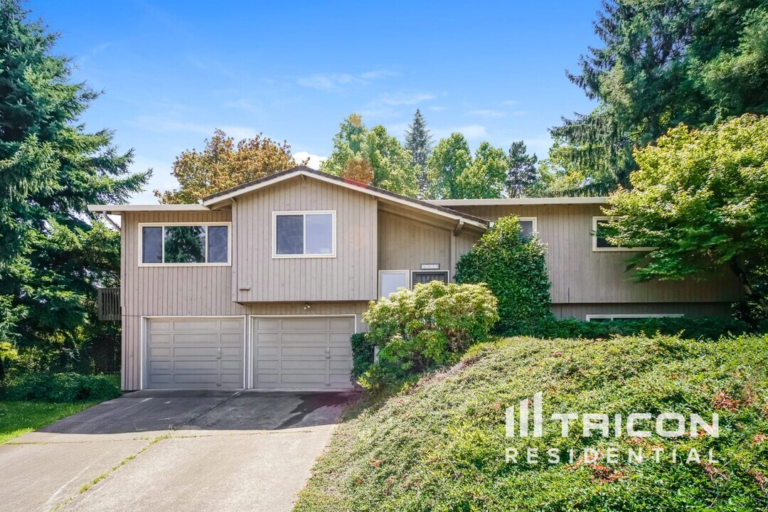 6038 SE Alderhill Loop in Milwaukie, OR - Building Photo