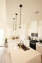 2406 Mann St in Houston, TX - Building Photo - Building Photo