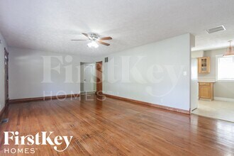 6605 W 14th St in Indianapolis, IN - Foto de edificio - Building Photo