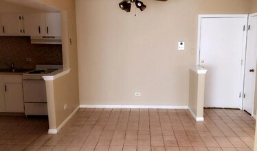9826 Sayre Ave-Unit -4 in Chicago Ridge, IL - Building Photo - Building Photo