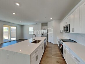4660 Flaming Ridge Trail in Las Vegas, NV - Building Photo - Building Photo