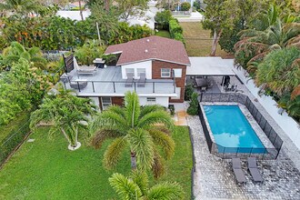 311 SE 3rd Ave in Delray Beach, FL - Building Photo - Building Photo