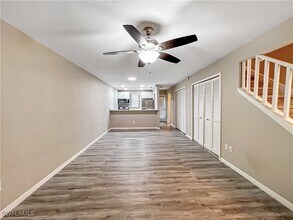 13532 Siesta Pines Ct in Ft. Myers, FL - Foto de edificio - Building Photo