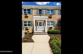 7 Windsor Terrace in Freehold, NJ - Building Photo