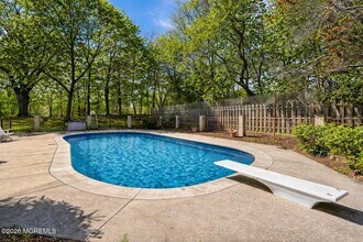 14 Kastor Ln in West Long Branch, NJ - Building Photo - Building Photo