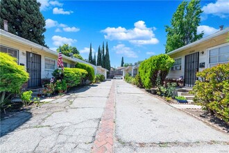 13022 Burbank Blvd in Sherman Oaks, CA - Building Photo - Building Photo