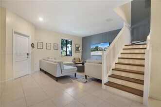 20648 NE 7th Pl in Miami, FL - Foto de edificio - Building Photo