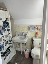 19 North Ave, Unit 2 in Attleboro, MA - Foto de edificio - Building Photo