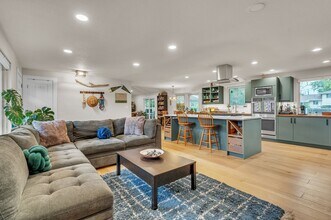 3163 S Boston Ct in Denver, CO - Building Photo - Building Photo