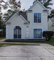 572 Staffordshire Dr in Jacksonville, FL - Building Photo