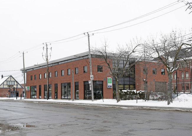 3211 E Rachel E in Montréal, QC - Building Photo - Building Photo
