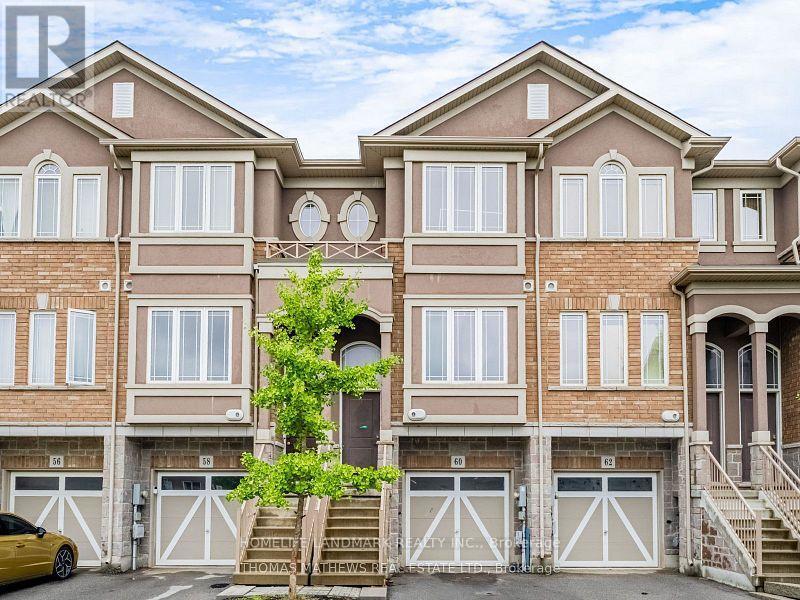 60 Bloom Cres in Hamilton, ON - Building Photo