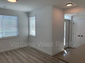 610-35610 Academy Way in Kelowna, BC - Building Photo - Building Photo