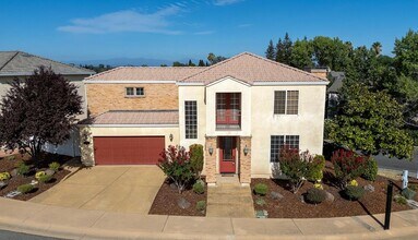 5592 Diamond Ridge Dr in Redding, CA - Building Photo - Building Photo