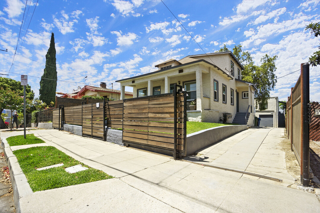 343 N Occidental Blvd in Los Angeles, CA - Building Photo