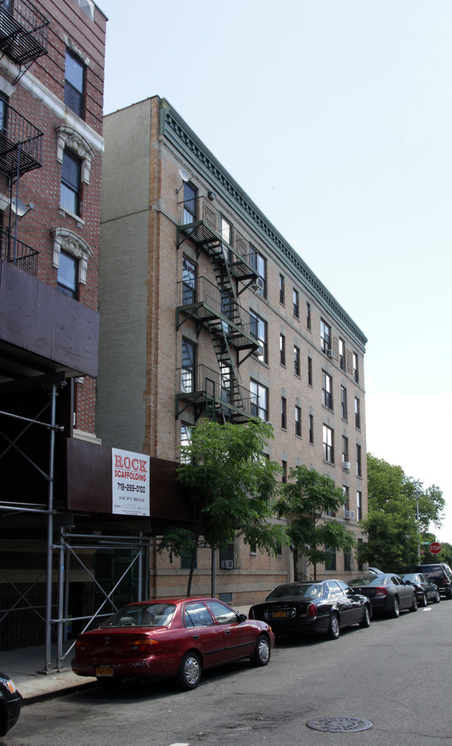 451 W 166th St in New York, NY - Building Photo - Building Photo