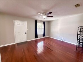 4800 Pontchartrain Dr, Unit 17 in Slidell, LA - Foto de edificio - Building Photo