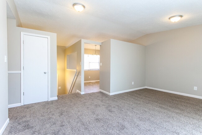 5333 Padre Ln in Indianapolis, IN - Foto de edificio - Building Photo