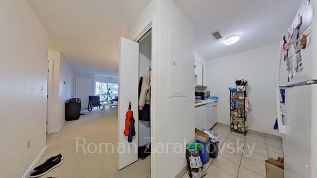 25 Webster Ave, Unit 406