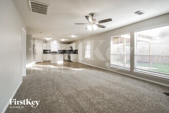 28802 Waltham St in Spring, TX - Foto de edificio - Building Photo