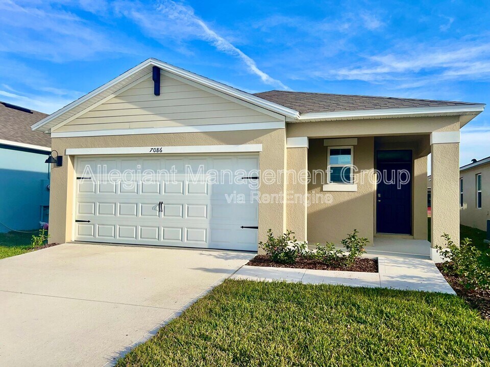 7086 Cattle Egret Dr in St. Cloud, FL - Building Photo