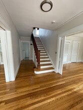 118 Ash St, Unit 1 in Waltham, MA - Building Photo - Building Photo