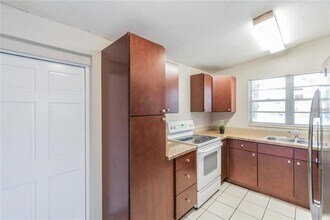 1911 W St Conrad St in Tampa, FL - Building Photo - Building Photo