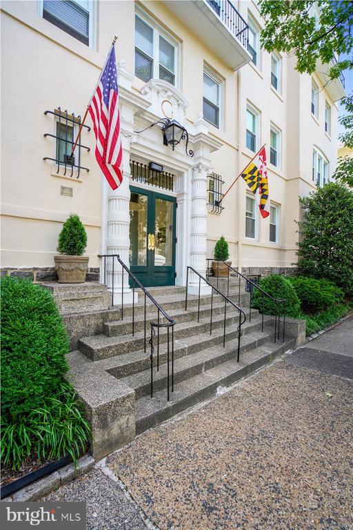 3405 Greenway in Baltimore, MD - Building Photo - Building Photo