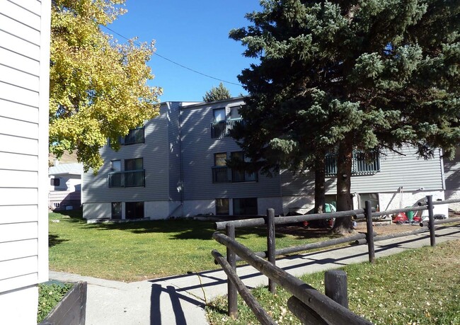 Cochrane House Apartments in Cochrane, AB - Building Photo - Building Photo