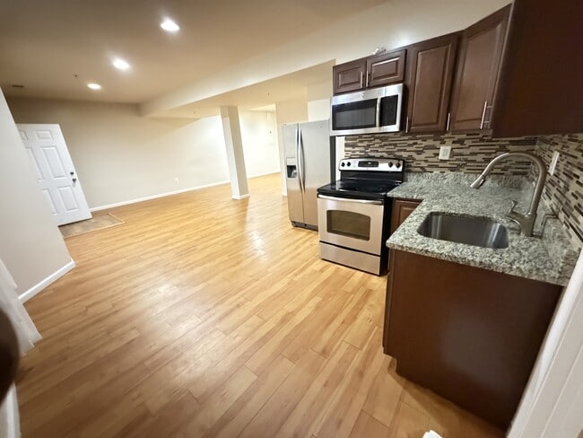 1501 Fallsgrove Ln, Unit Basement