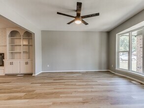 1717 Camelot Dr in Norman, OK - Building Photo - Building Photo