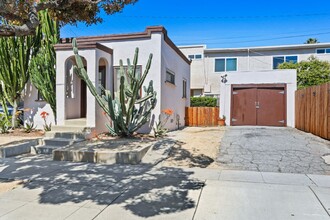 BROA2719 in Santa Monica, CA - Foto de edificio - Building Photo