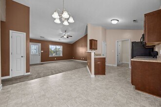 156 Rosemary Ave in Hubert, NC - Building Photo - Building Photo