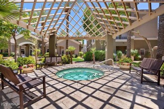4455 E Paradise Vlg Pkwy S in Phoenix, AZ - Building Photo - Building Photo