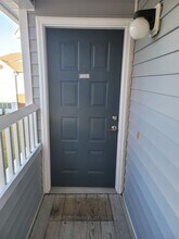 4162 Breezewood Dr-Unit -B4162-203 (EARLY TERMINATION 08/31/2023) in Wilmington, NC - Building Photo - Building Photo