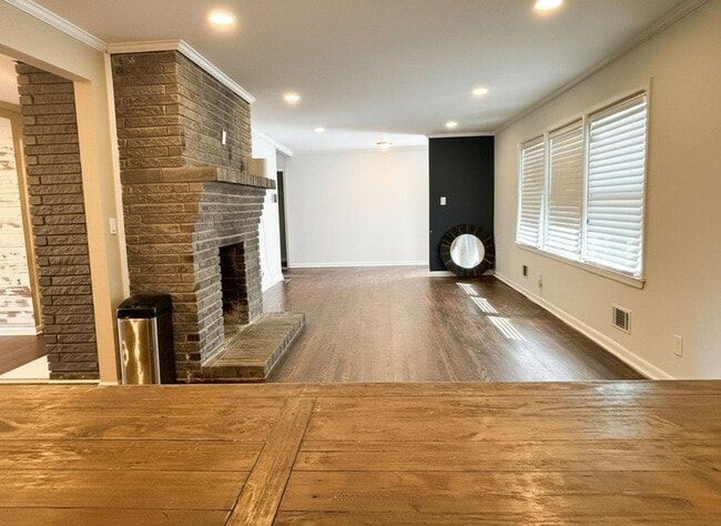 property at 3537 Fairburn Pl NW