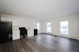 120 Wakefield St in Rochester, NH - Building Photo - Building Photo