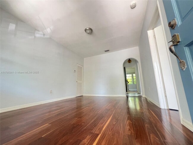 315 NE 110th St in Miami, FL - Building Photo - Building Photo