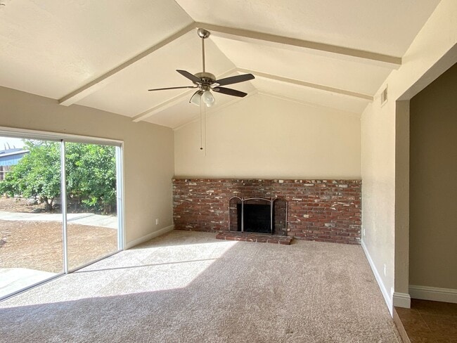 20 W Gettysburg Ave in Clovis, CA - Building Photo - Building Photo