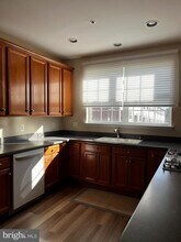 12404 Liberty Bridge Rd in Fairfax, VA - Building Photo - Building Photo