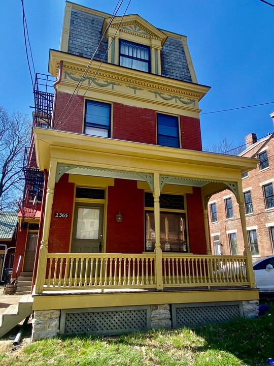 2365 Victor St in Cincinnati, OH - Building Photo